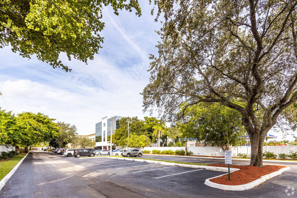 800 CYPRESS BUILDING — 800 E Cypress Creek Rd, Fort Lauderdale, FL 33334 — photo 2