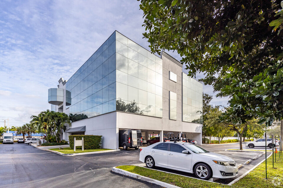 800 CYPRESS BUILDING — 800 E Cypress Creek Rd, Fort Lauderdale, FL 33334 — photo 3